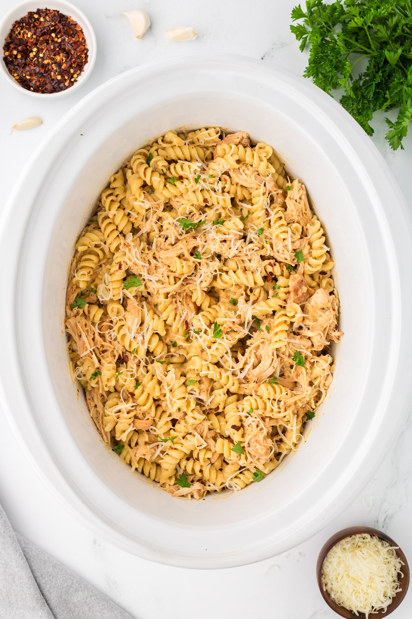 Crock Pot Garlic Parmesan Chicken Pasta