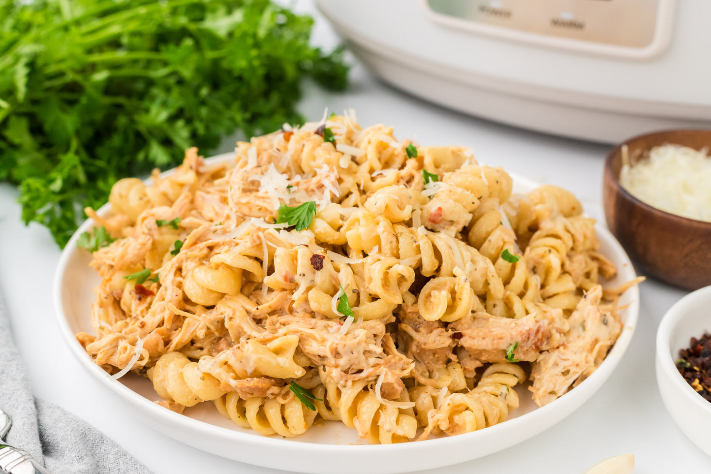 Crock Pot Garlic Parmesan Chicken Pasta